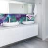 rénovation salle de bains facile et rapide, panneau mural tropical