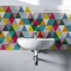 protection mural salle de bains, effet bois, triangles couleurs