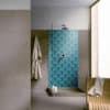 Recouvrir ancien carrelage salle de bains, panneau aluminium composite sur-mesure, style art déco