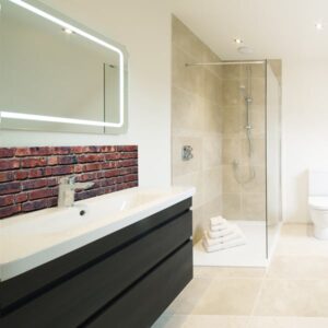 panneau mural salle de bains briques