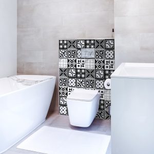 panneau mural salle de bains carreaux noir et blanc