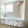Crédence tablier baignoire dessin fleur, décoration d'intérieur salle de bains